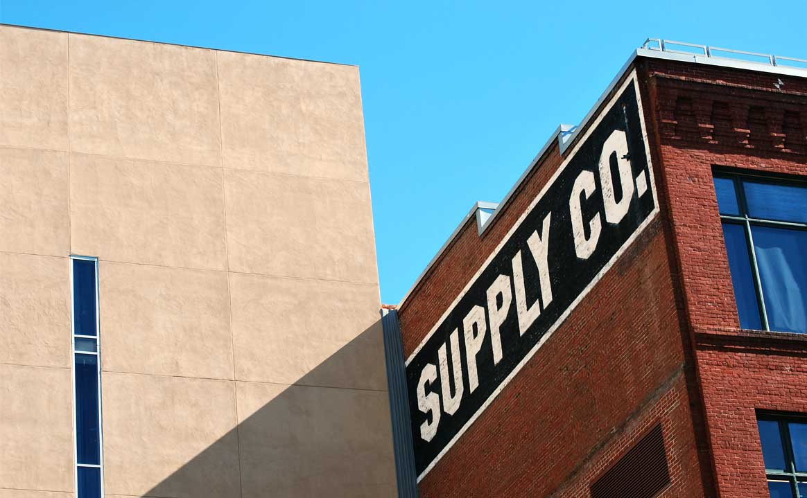 Semnalizeaza-ti firma pe cladire, esti mai usor de gasit de cei care vor sa cumpere de la tine