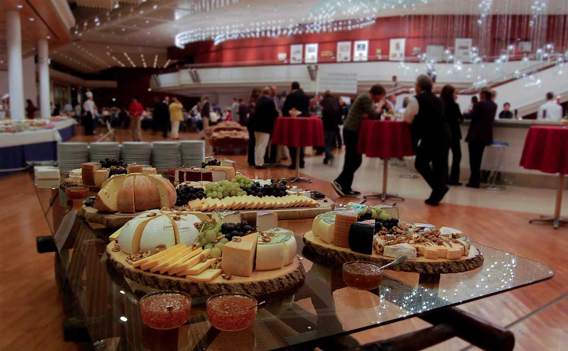 Organizeaza evenimente ca sa atragi atentia asupra produselor sau serviciilor pe care le comercializeaza firma ta