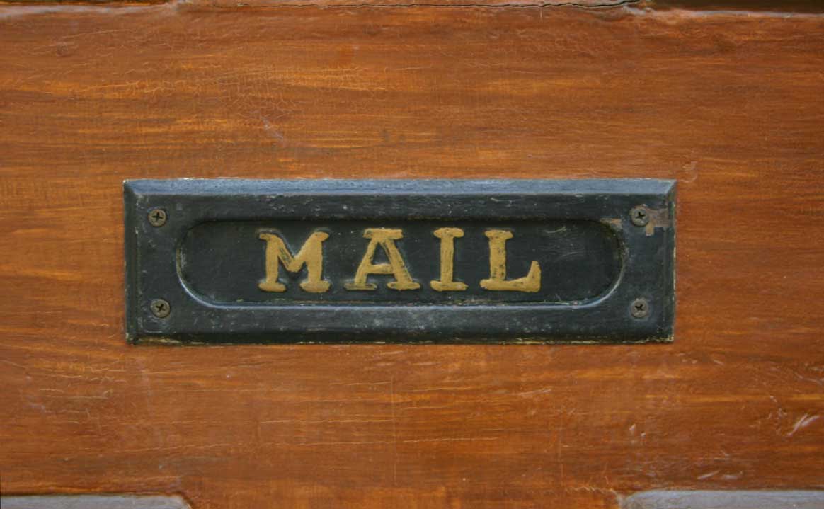 Trimite reclama ta folosind serviciile postale