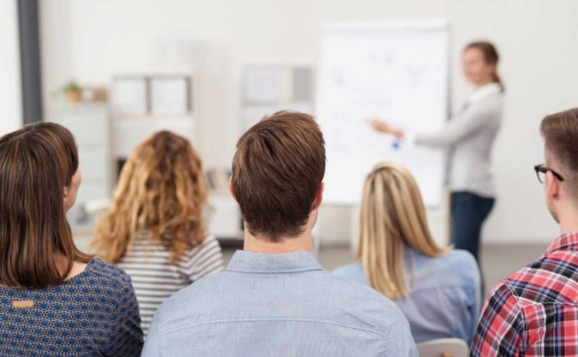 Fiecare angajat al tau este un agent de vanzari in felul lui. Tu ii instruiesti pe toti sau doar pe unii?